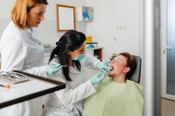 Best Weekend Emergency Dentist in Trophy Clu, TX
